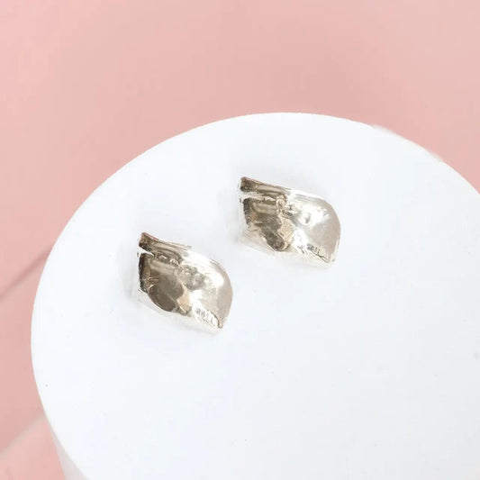 The Ultimate Guide: 4 Types of Silver Hoop Earrings You Need in Your Collection